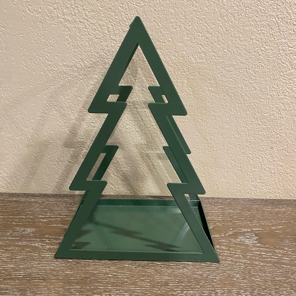 🎄NEW Target Bullseye Christmas Tree Metal Tray